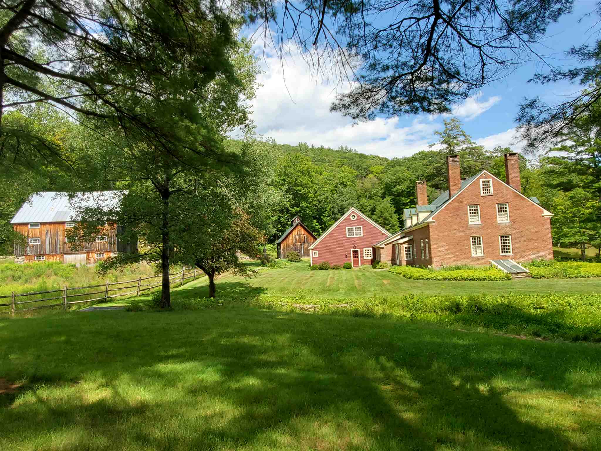 751 4 Chimneys Road Grafton, VT 05146 - Photo 3 of 40