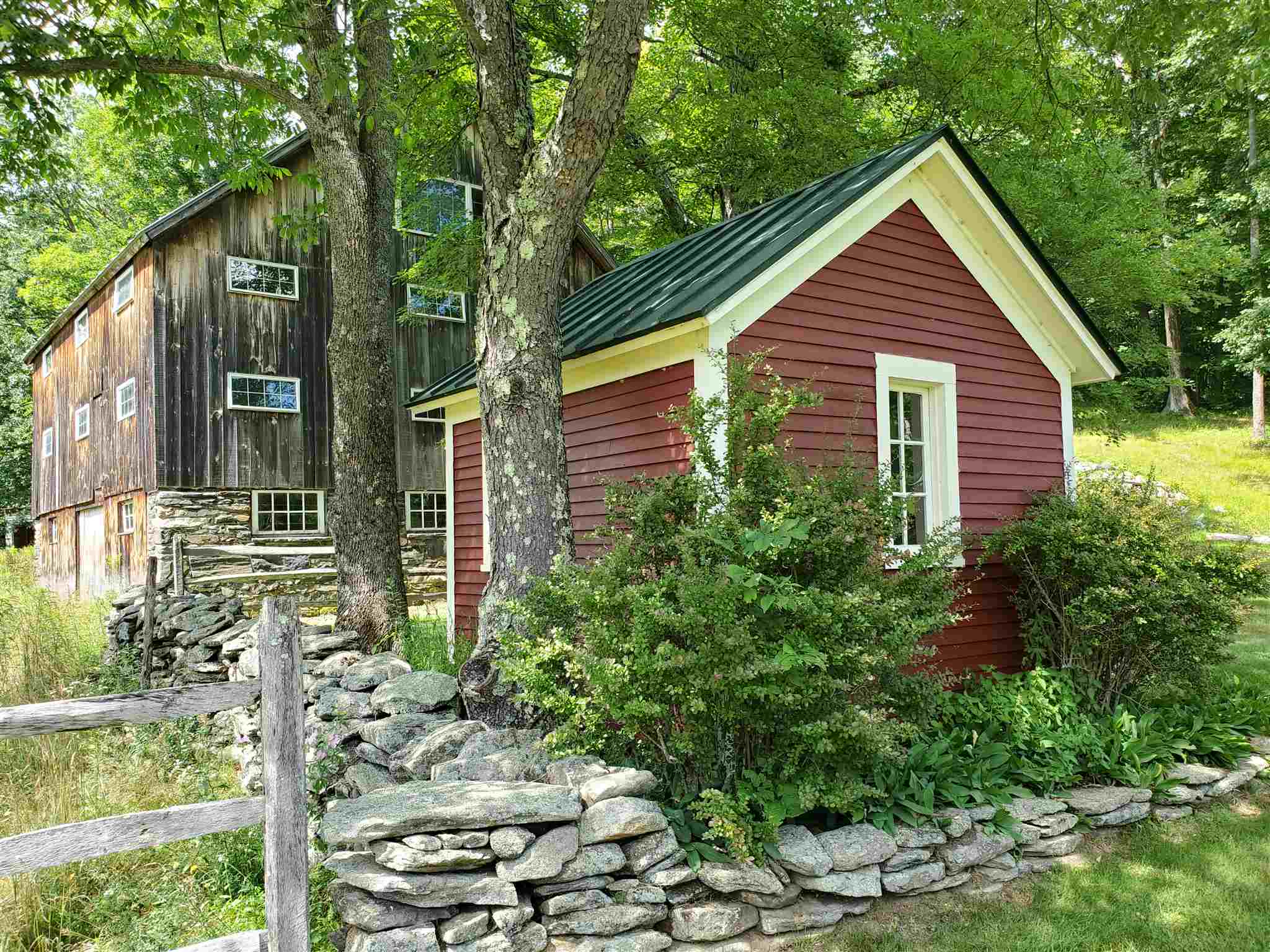 751 4 Chimneys Road Grafton, VT 05146 - Photo 5 of 40
