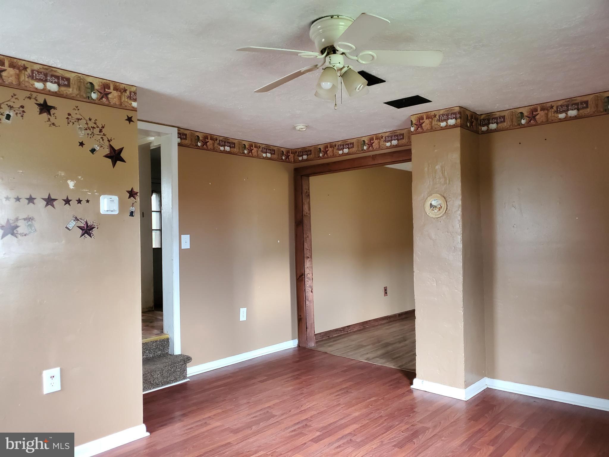 1660 Kimble Road Berryville, VA 22611 - Photo 29 of 54 living room