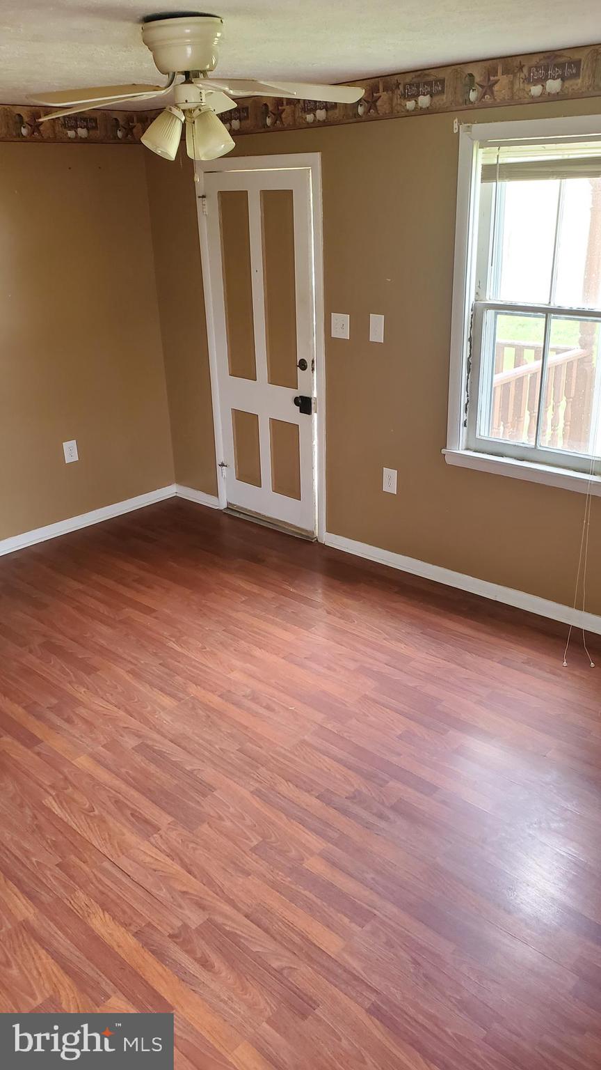 1660 Kimble Road Berryville, VA 22611 - Photo 44 of 54 living room