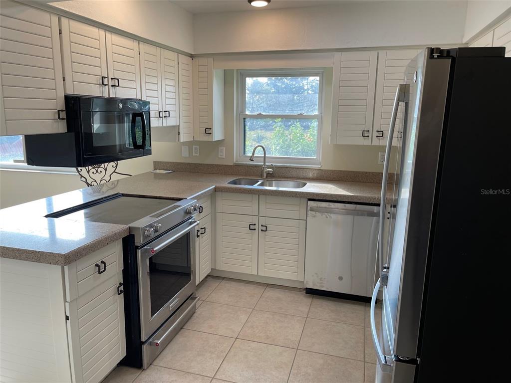 3799 Countryside Road Sarasota, FL 34233 - Photo 7 of 30