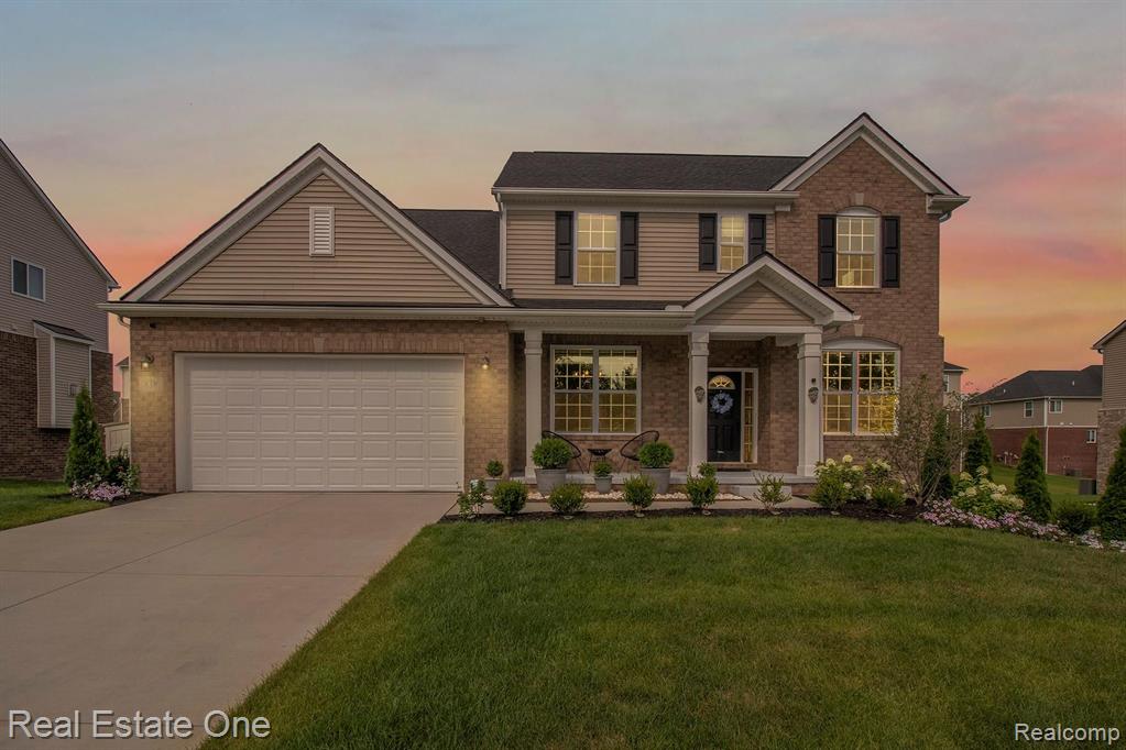 838 Balsam Circle Rochester Hills, MI 48307 - Photo 2 of 26