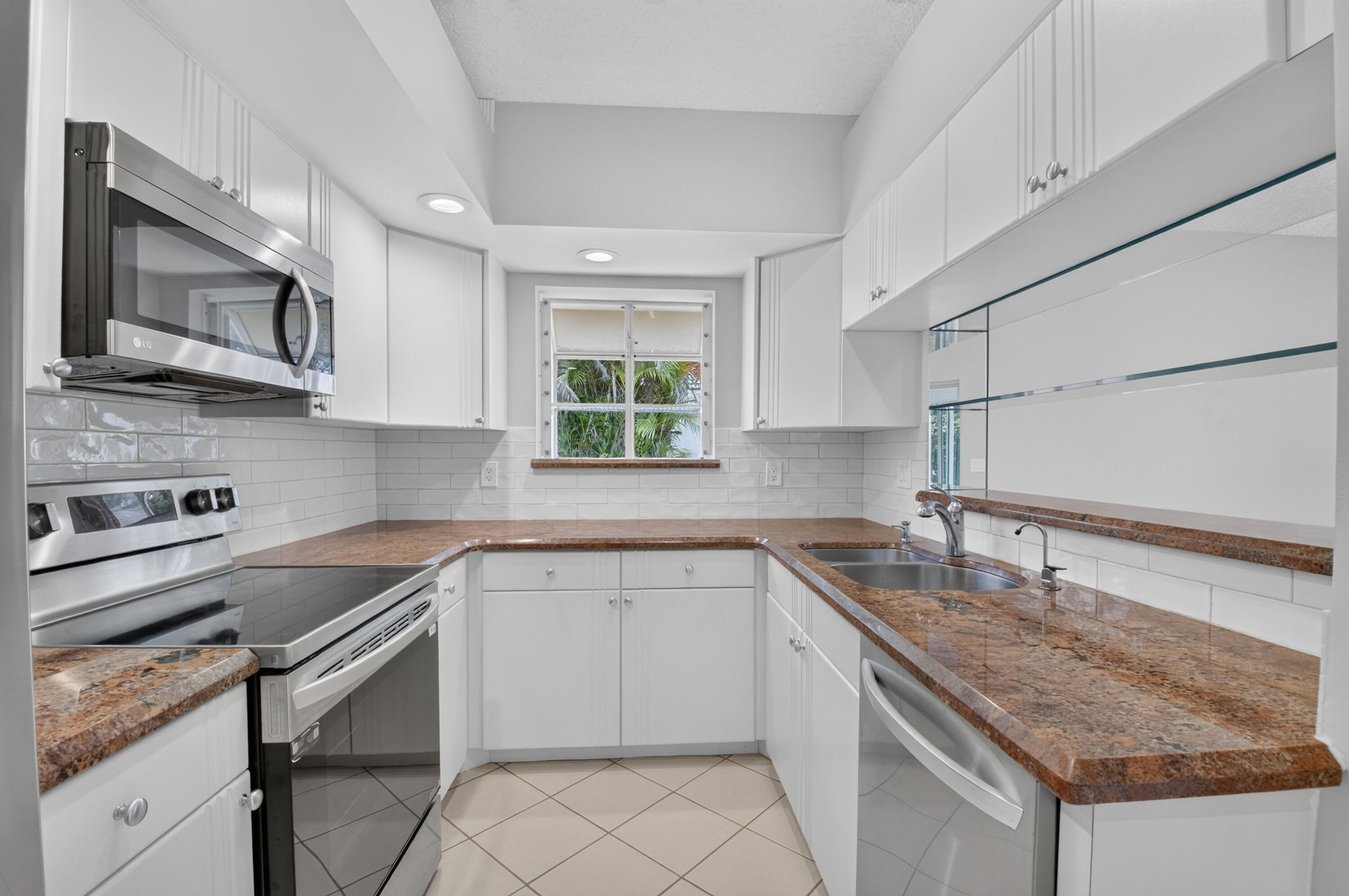 10911 Ladera Lane, Unit A Boca Raton, FL 33498 - Photo 19 of 52 DSC_5262
