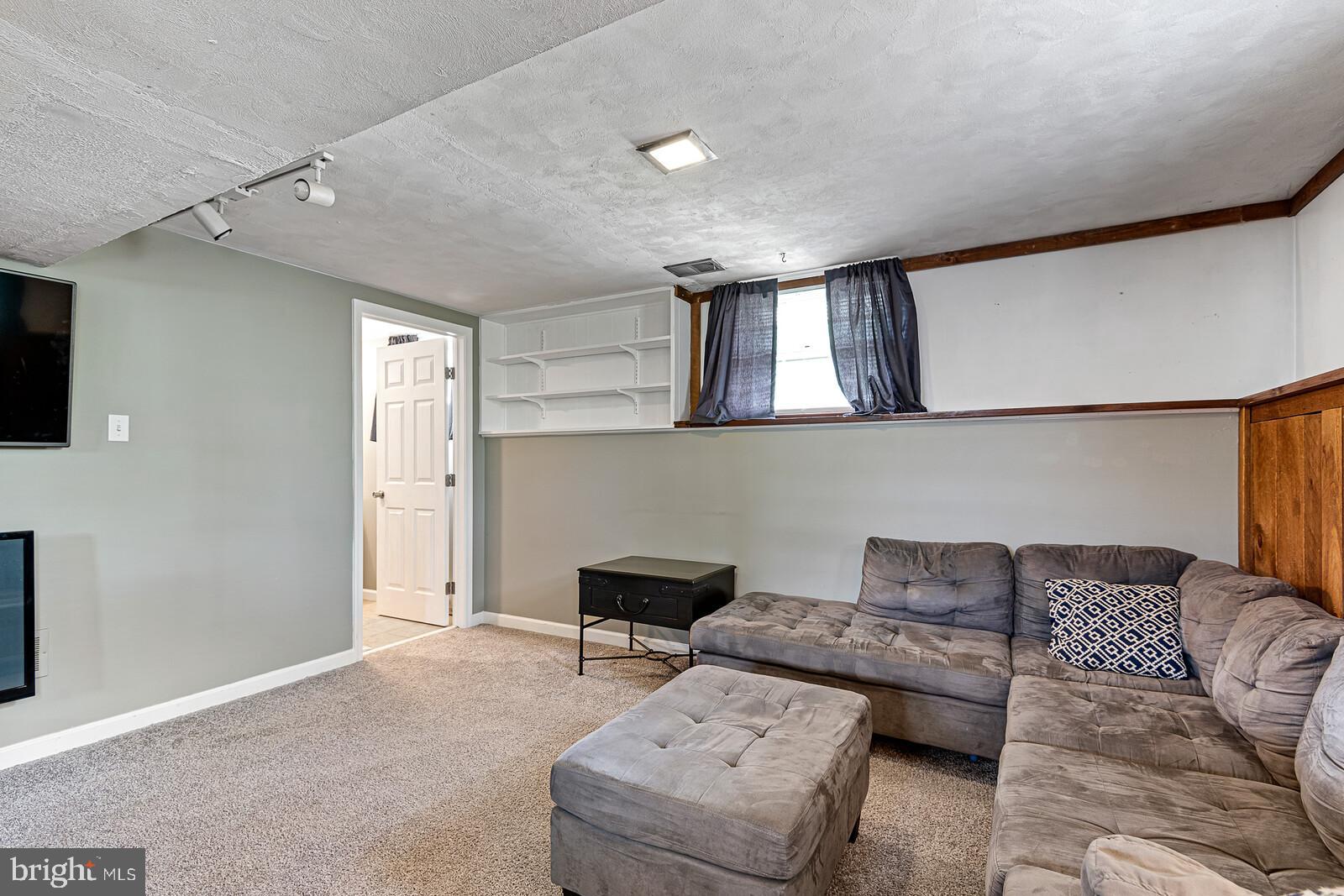 105 Greenfield Road Newark, DE 19713 - Photo 15 of 20 Family room