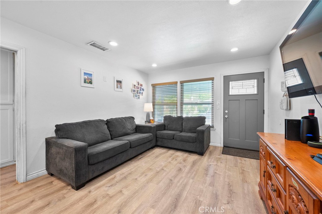 4855 Pearce Avenue Long Beach, CA 90808 - Photo 12 of 42