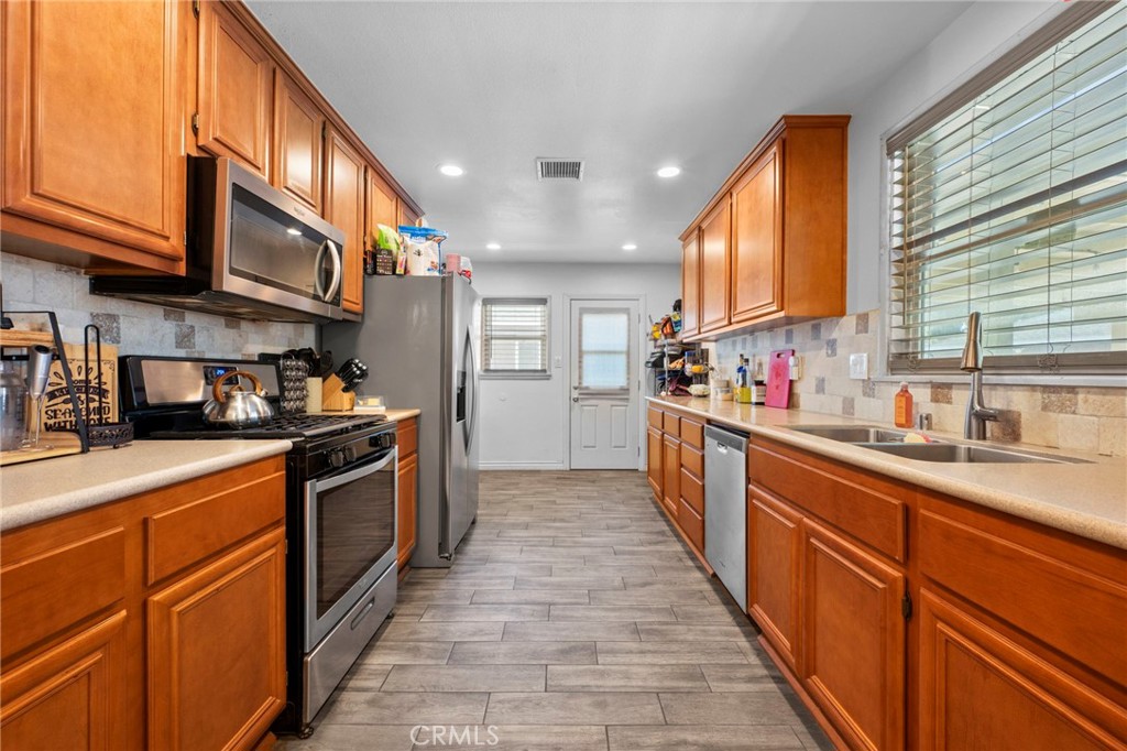 4855 Pearce Avenue Long Beach, CA 90808 - Photo 18 of 42