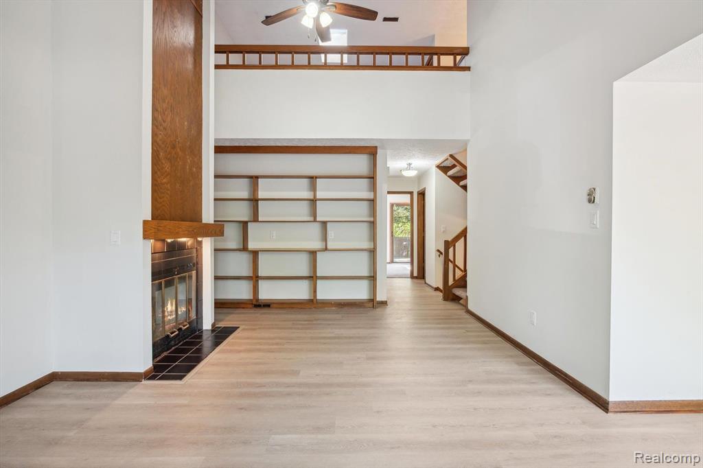 131 East Jolly Road, Unit E6 Lansing, MI 48910 - Photo 9 of 34 Gallery Image 9