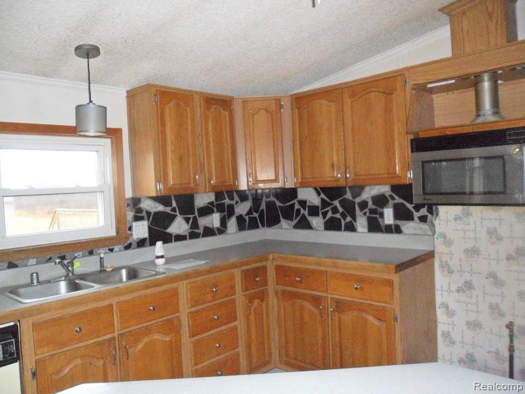 3444 Will Carleton Road Flat Rock, MI 48134 - Photo 5 of 10 SAM_4130.jpg