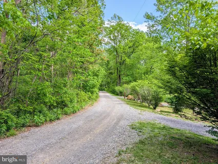 $230,000 | 3964 Hidden Valley Lane, Linden, VA 22642