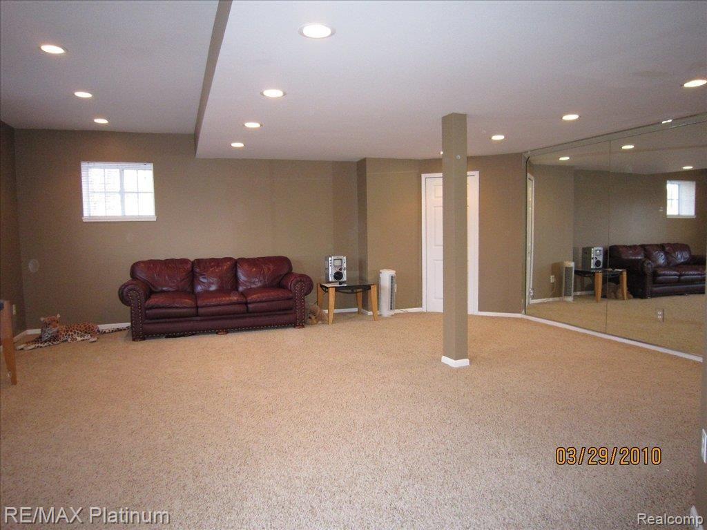 2749 Court Lane Howell, MI 48843 - Photo 18 of 25 court Family Room LL