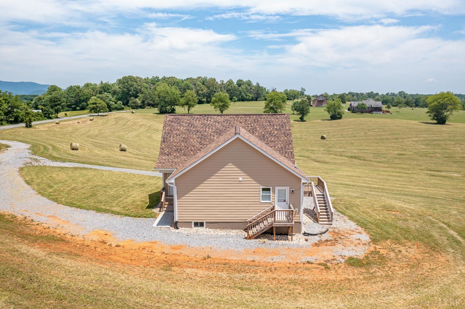 1095 Lizard Ridge Road Bedford, VA 24523 - Photo 29 of 38 Gallery Image 29