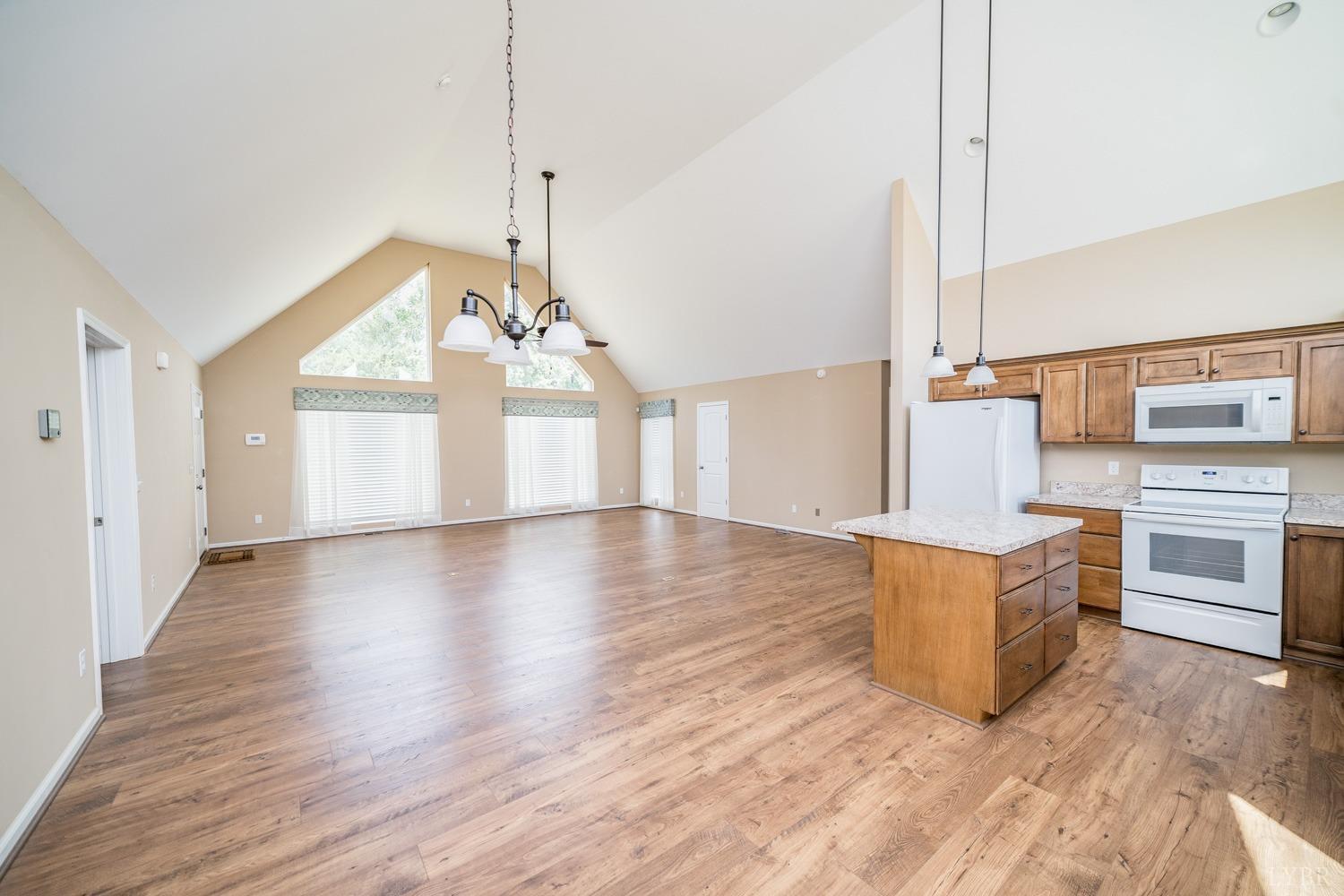 1095 Lizard Ridge Road Bedford, VA 24523 - Photo 4 of 38 Gallery Image 4