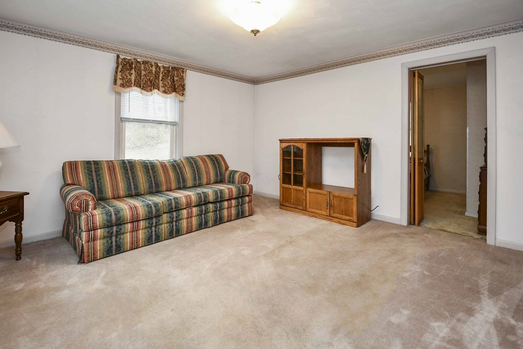 28 Cutler Road Boylston, MA 01505 - Photo 3 of 24 Gallery Image 3