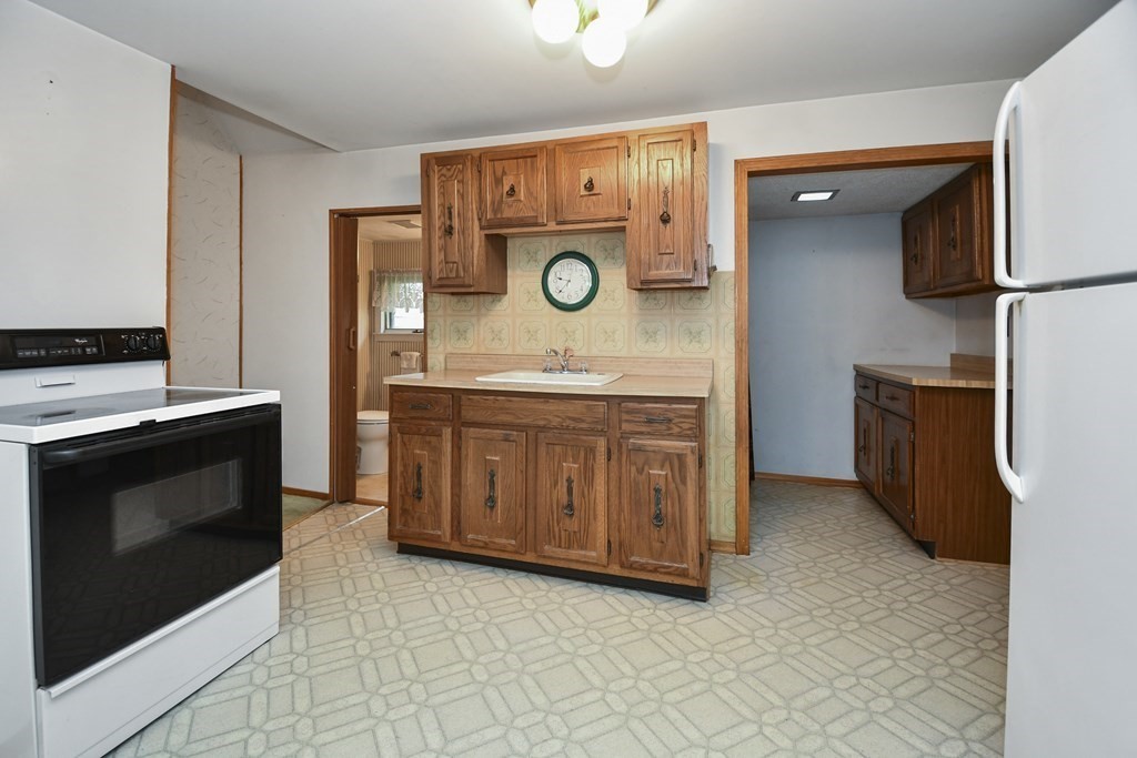 28 Cutler Road Boylston, MA 01505 - Photo 5 of 24 Gallery Image 5