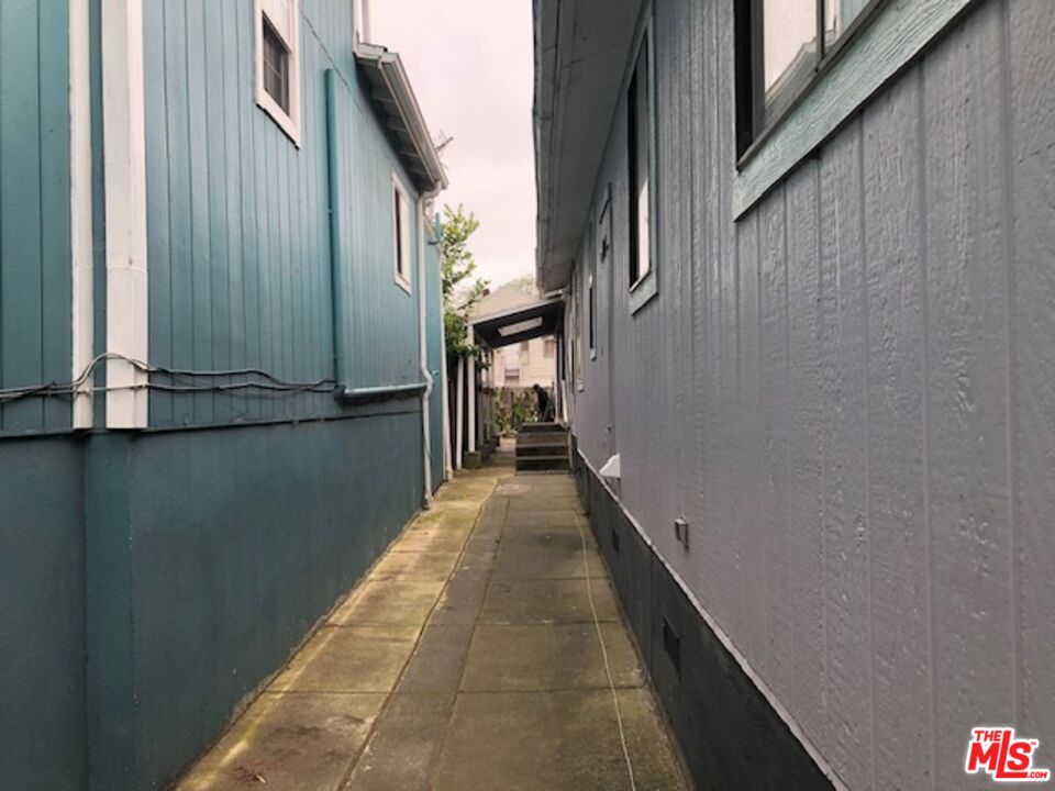 355 Center Street Oakland, CA 94607 - Photo 3 of 10 a view of a balcony