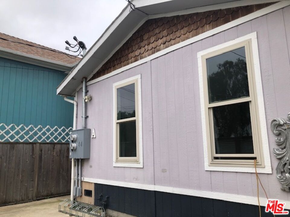 355 Center Street Oakland, CA 94607 - Photo 6 of 10 a front view of a house with a window