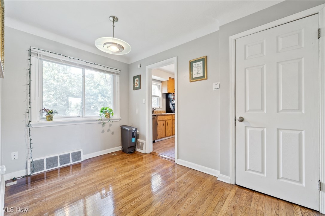 4800 Farnhurst Road Cleveland, OH 44124 - Photo 17 of 45