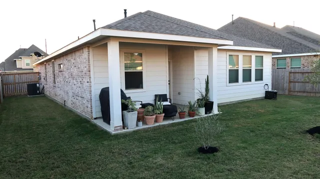 a front view of house with yard