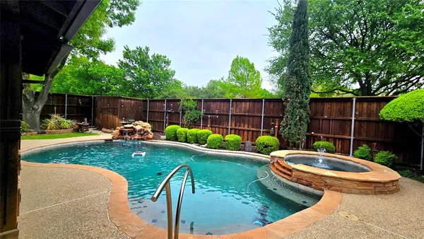 $689,000 | 407 Woodbridge Drive, Allen, TX 75013