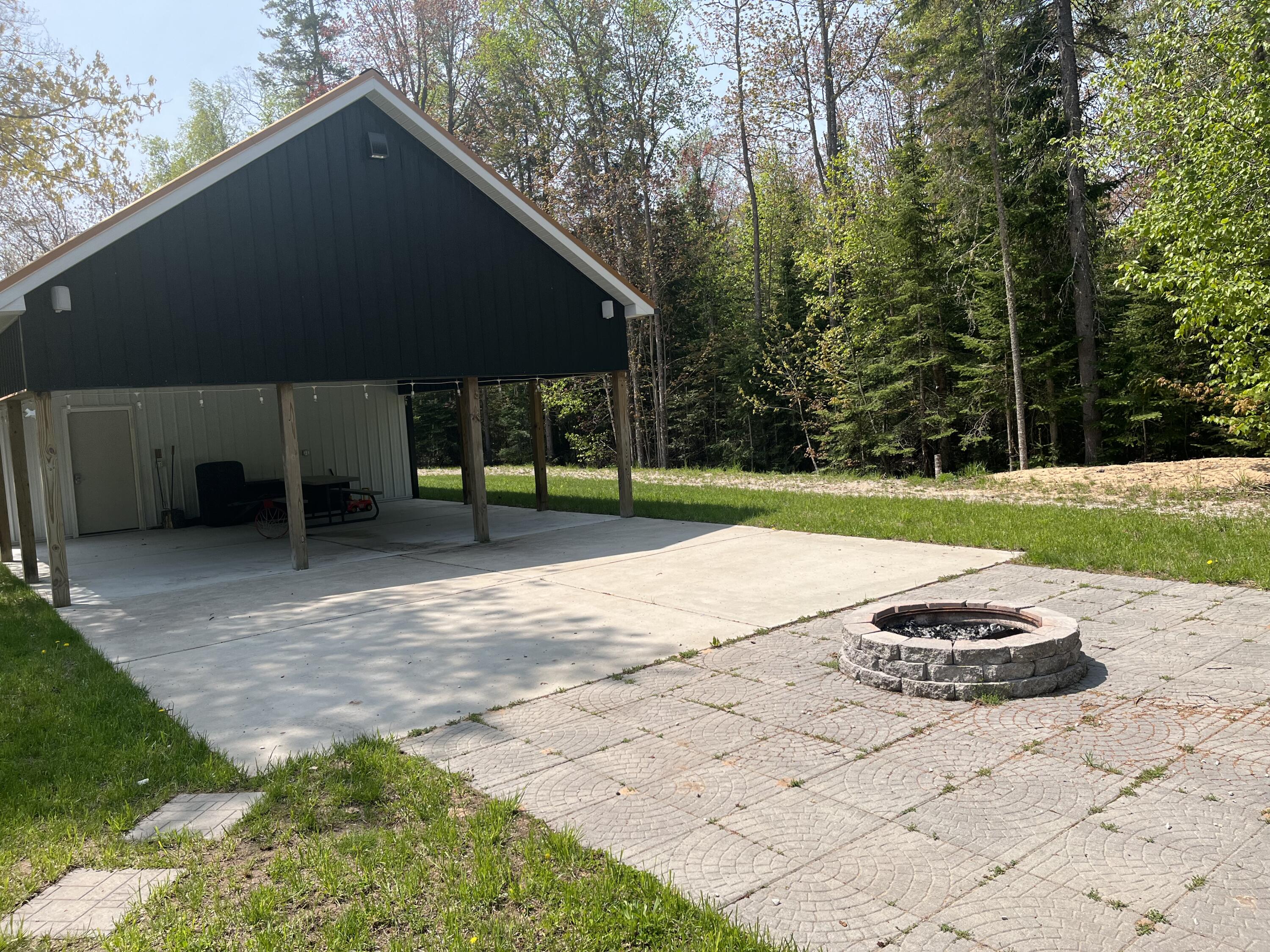 32480 West Old Chip Road Paradise, MI 49768 - Photo 4 of 29 46C25F57-63C7-4E81-B856-0B13B177DCE0