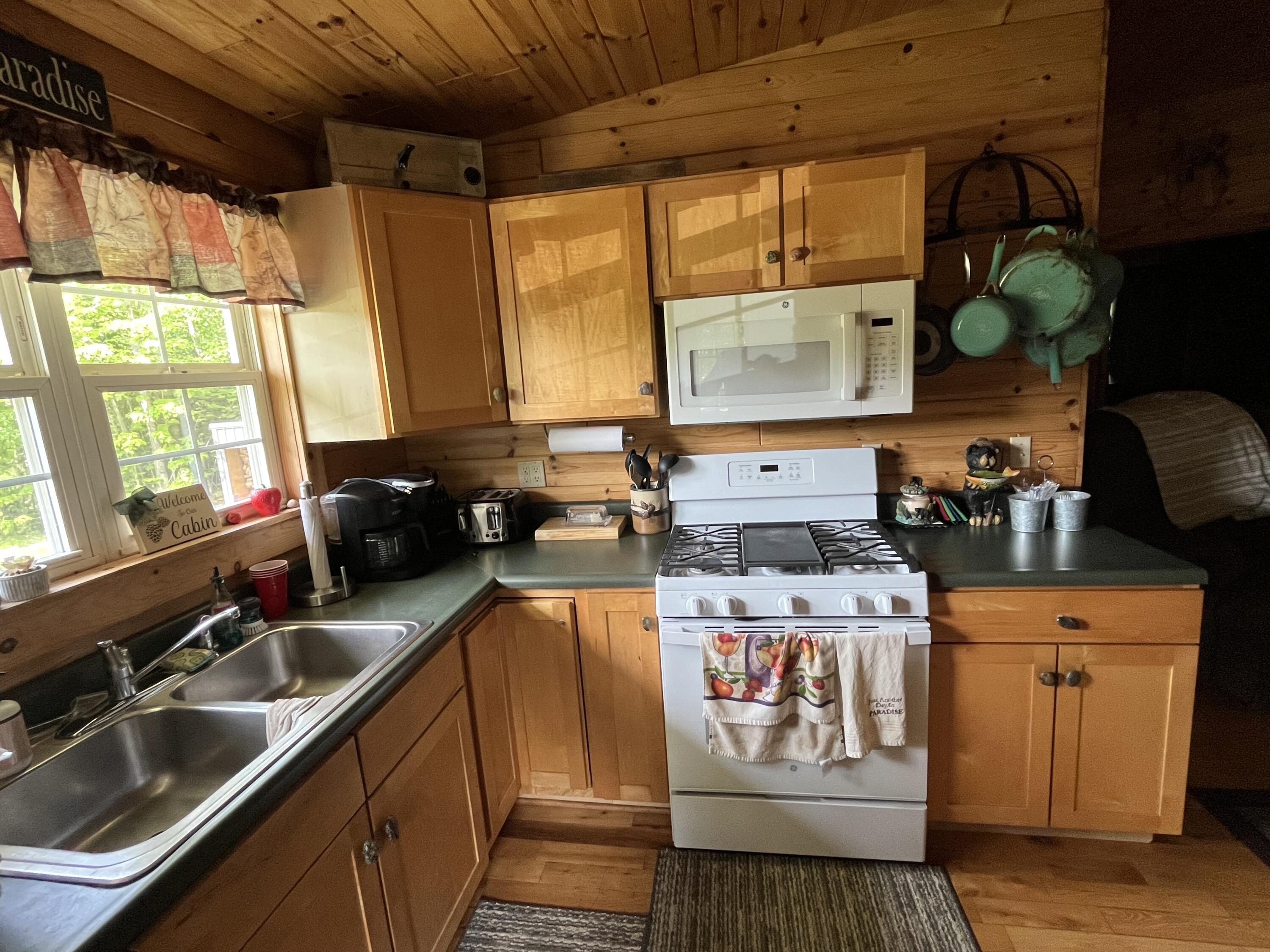 32480 West Old Chip Road Paradise, MI 49768 - Photo 8 of 29 67FD1363-261B-40B8-B900-4A6184229738