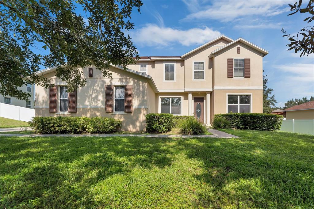 2350 Reefview Loop Apopka, FL 32712 - Photo 1 of 1 a front view of a house with a yard