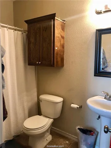 $4,500 | 308 Holik Street, College Station, TX 77840