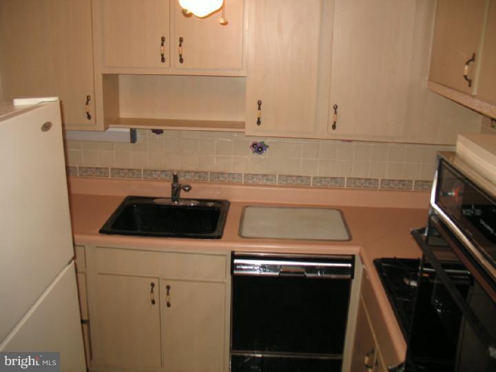 12335 Wyndom Road Philadelphia, PA 19154 - Photo 12 of 19
