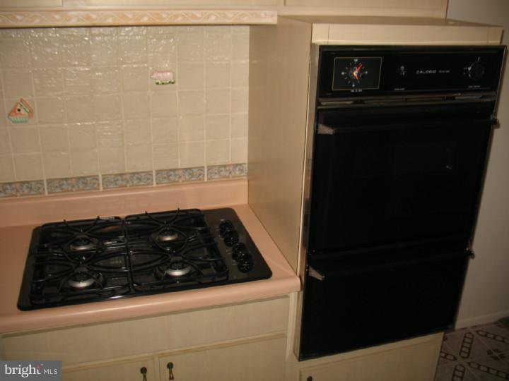 12335 Wyndom Road Philadelphia, PA 19154 - Photo 14 of 19