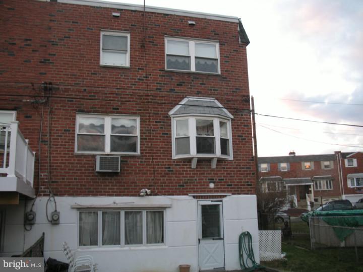 12335 Wyndom Road Philadelphia, PA 19154 - Photo 3 of 19
