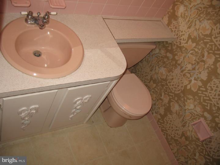 12335 Wyndom Road Philadelphia, PA 19154 - Photo 7 of 19