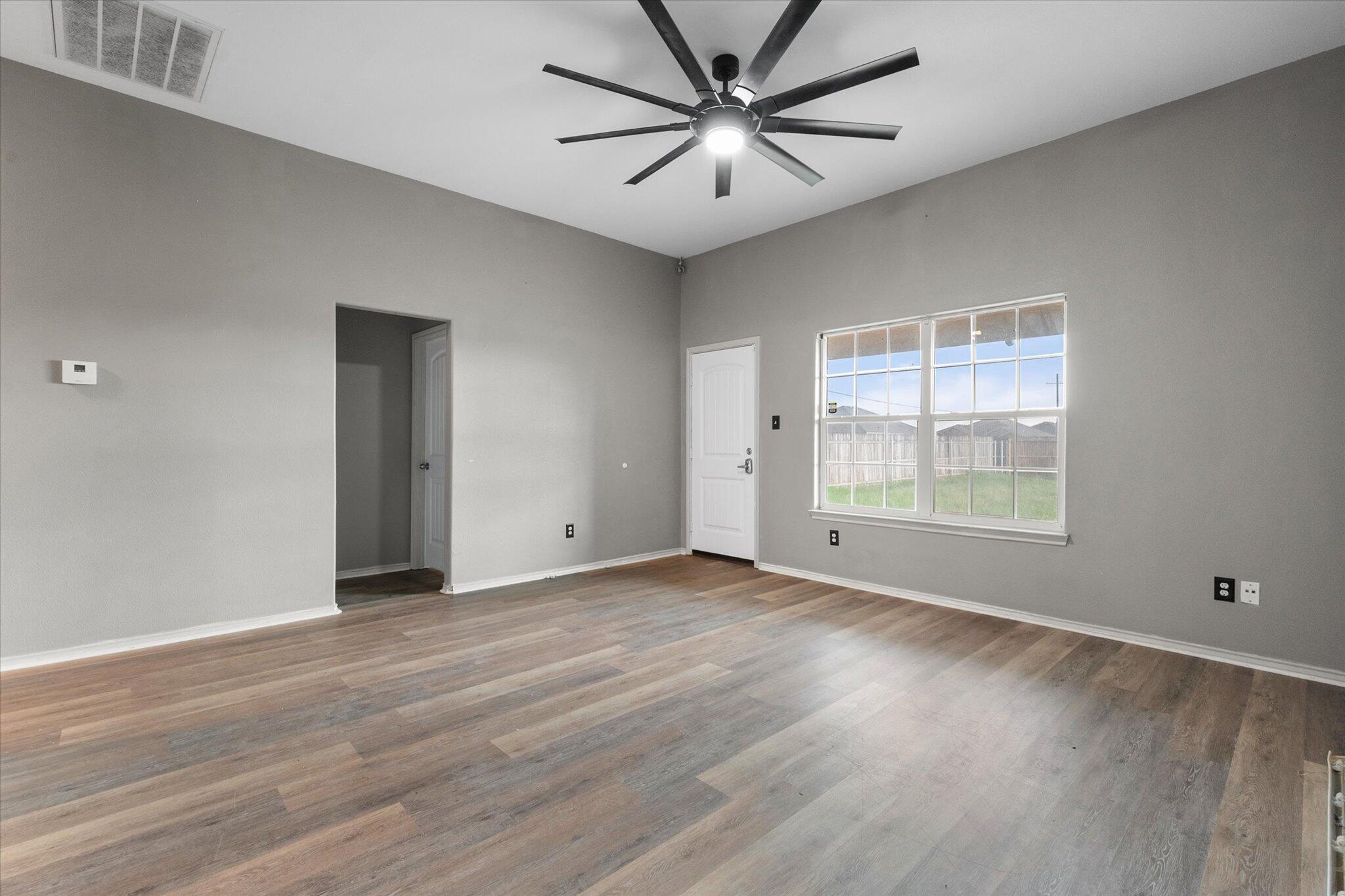 2401 North Cypress Road Lubbock, TX 79403 - Photo 4 of 25 13-2401 N Cypress rd_0115