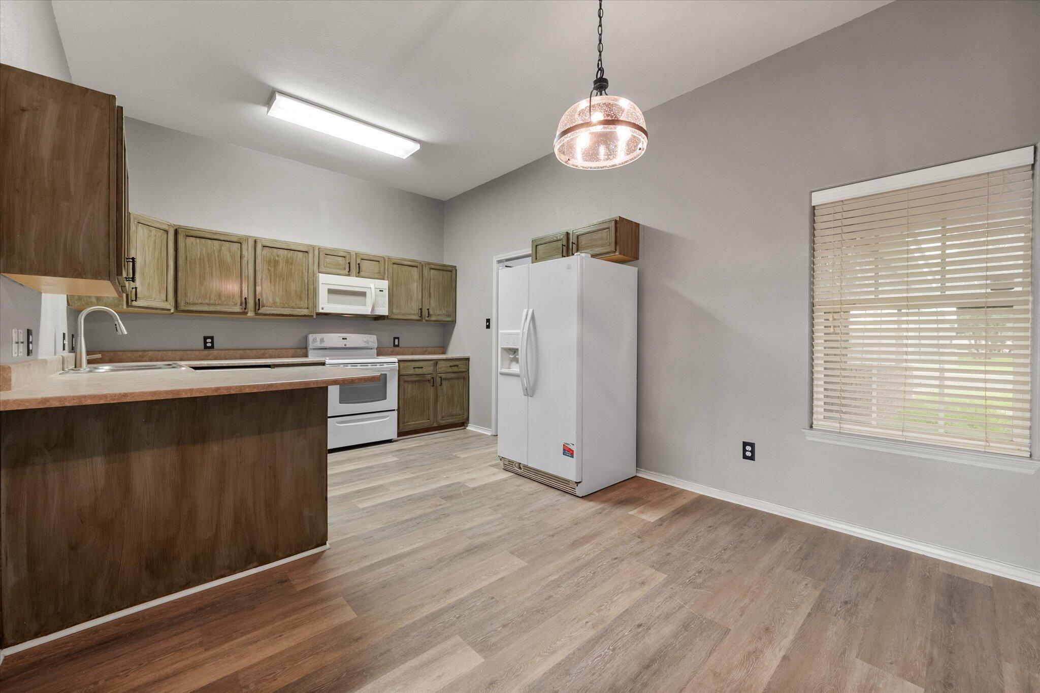 2401 North Cypress Road Lubbock, TX 79403 - Photo 8 of 25 21-2401 N Cypress rd_0165