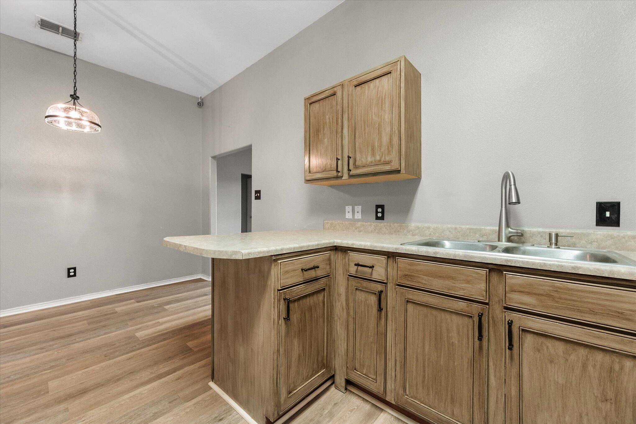 2401 North Cypress Road Lubbock, TX 79403 - Photo 9 of 25 16-2401 N Cypress rd_0130