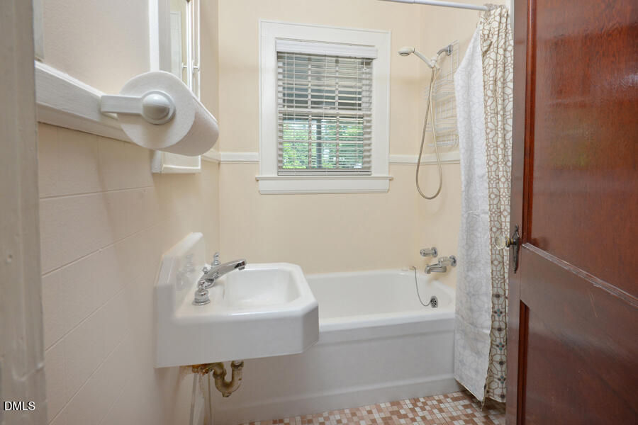 1814 Chapel Hill Road Durham, NC 27707 - Photo 17 of 33