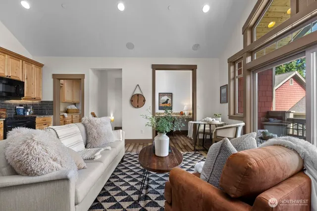 $1,320,500 | 25323 182nd Street East, Orting, WA 98360