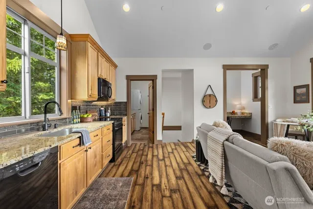 $1,320,500 | 25323 182nd Street East, Orting, WA 98360