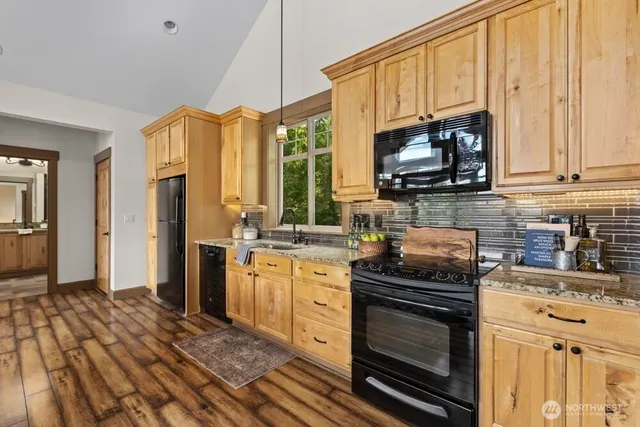 $1,320,500 | 25323 182nd Street East, Orting, WA 98360