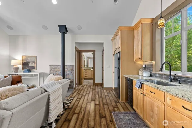 $1,320,500 | 25323 182nd Street East, Orting, WA 98360