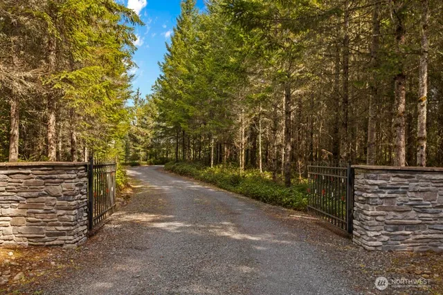 $1,320,500 | 25323 182nd Street East, Orting, WA 98360