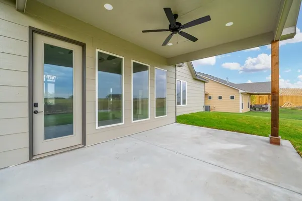 $429,000 | 1422 Emerald Valley Drive, Mulvane, KS 67110