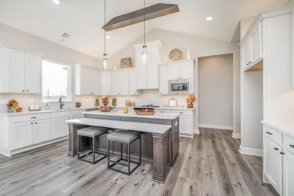 $429,000 | 1422 Emerald Valley Drive, Mulvane, KS 67110