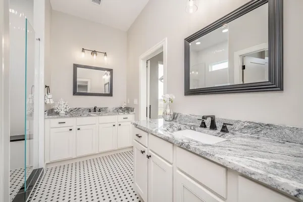 $429,000 | 1422 Emerald Valley Drive, Mulvane, KS 67110