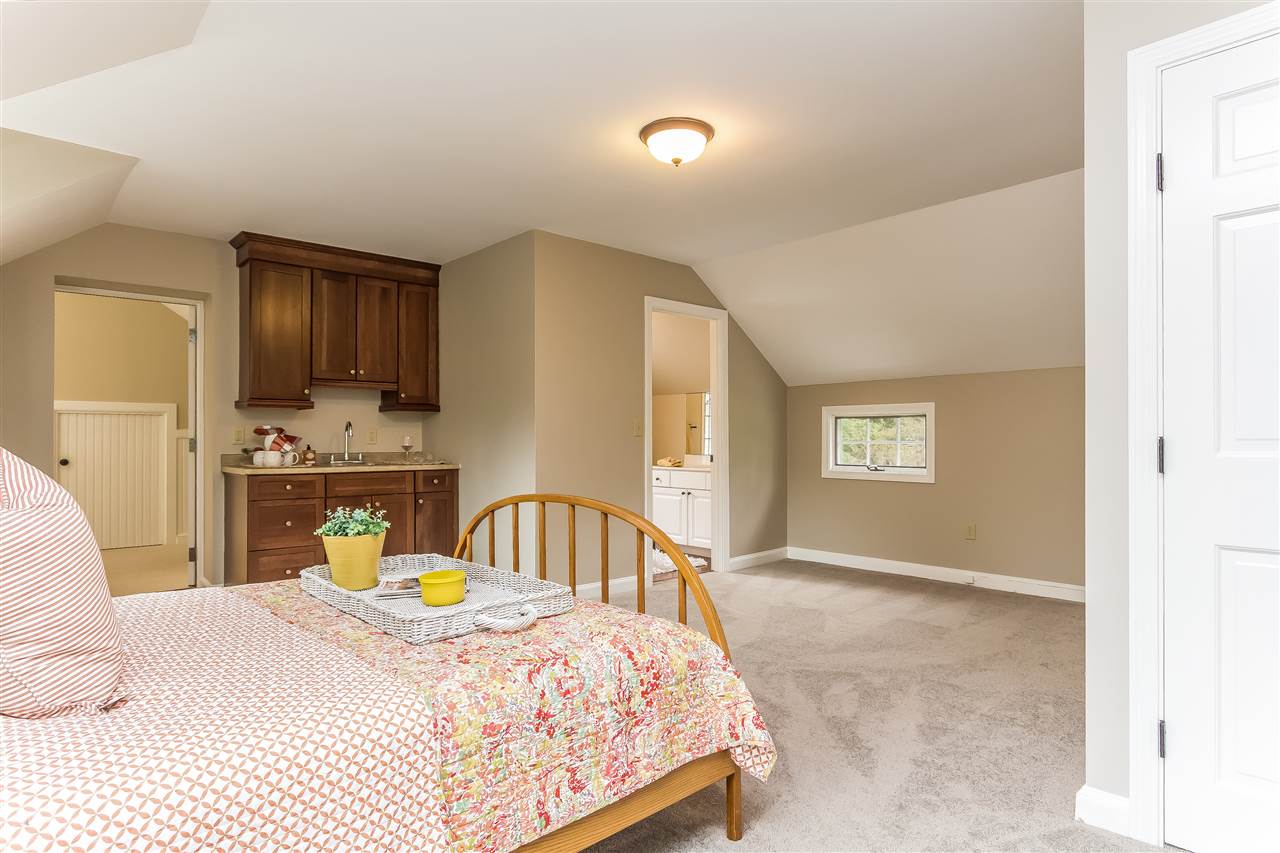 366 Wallace Road Bedford, NH 03110 - Photo 26 of 40 Gallery Image 26
