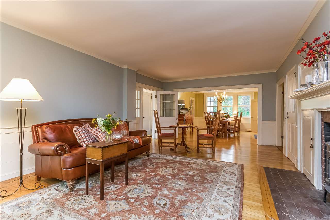 366 Wallace Road Bedford, NH 03110 - Photo 10 of 40 Gallery Image 10