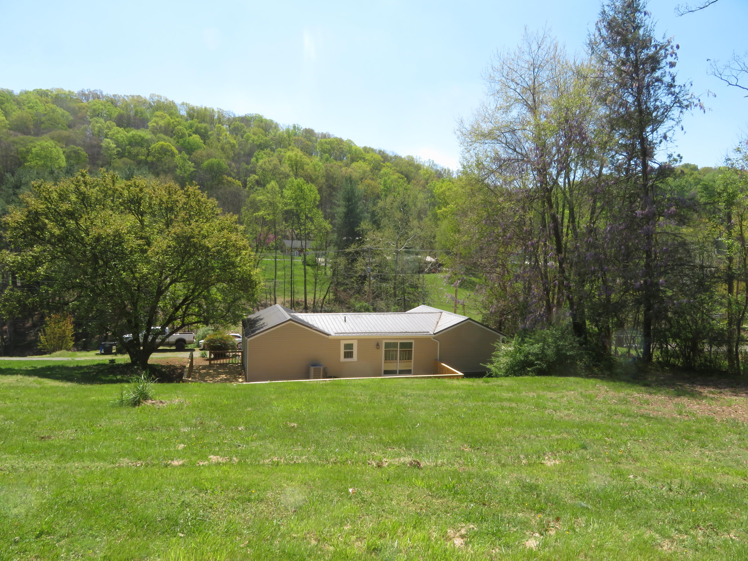 1718 Rock Springs Road Kingsport, TN 37664 - Photo 16 of 18 IMG_9151