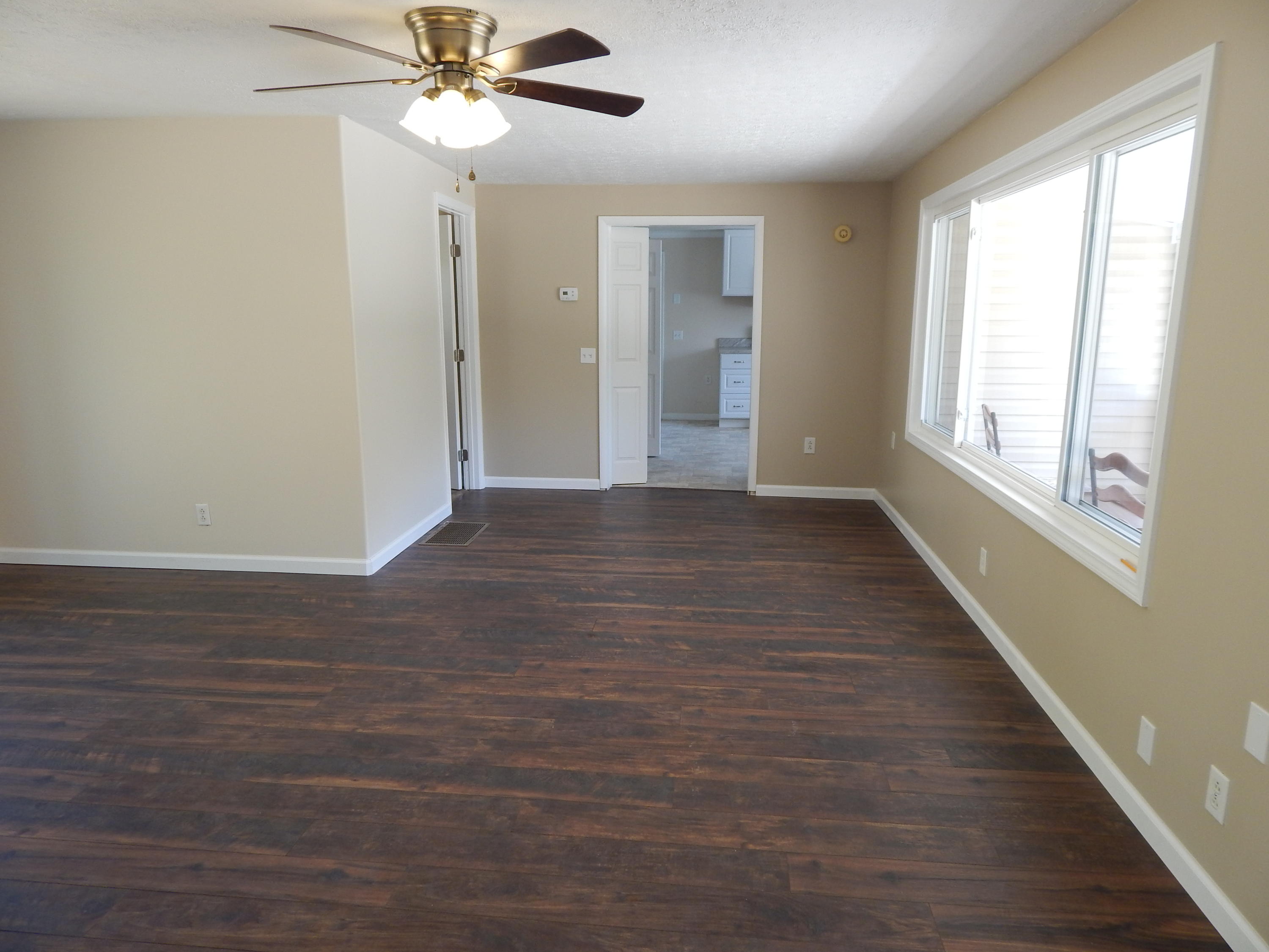 1718 Rock Springs Road Kingsport, TN 37664 - Photo 2 of 18 DSCN1726