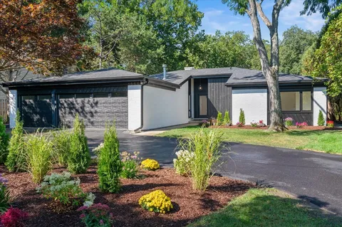 $1,599,000 | 1666 Cloverdale Avenue, Highland Park, IL 60035