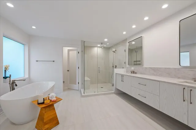 $1,599,000 | 1666 Cloverdale Avenue, Highland Park, IL 60035