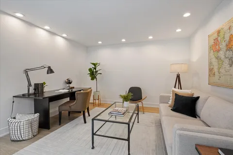 $1,599,000 | 1666 Cloverdale Avenue, Highland Park, IL 60035